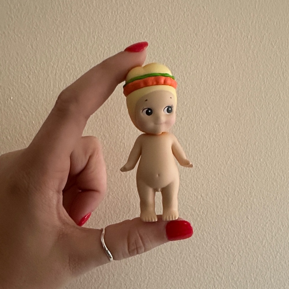 Sonny Angel mini figure. snack series, fried chicken sandwich